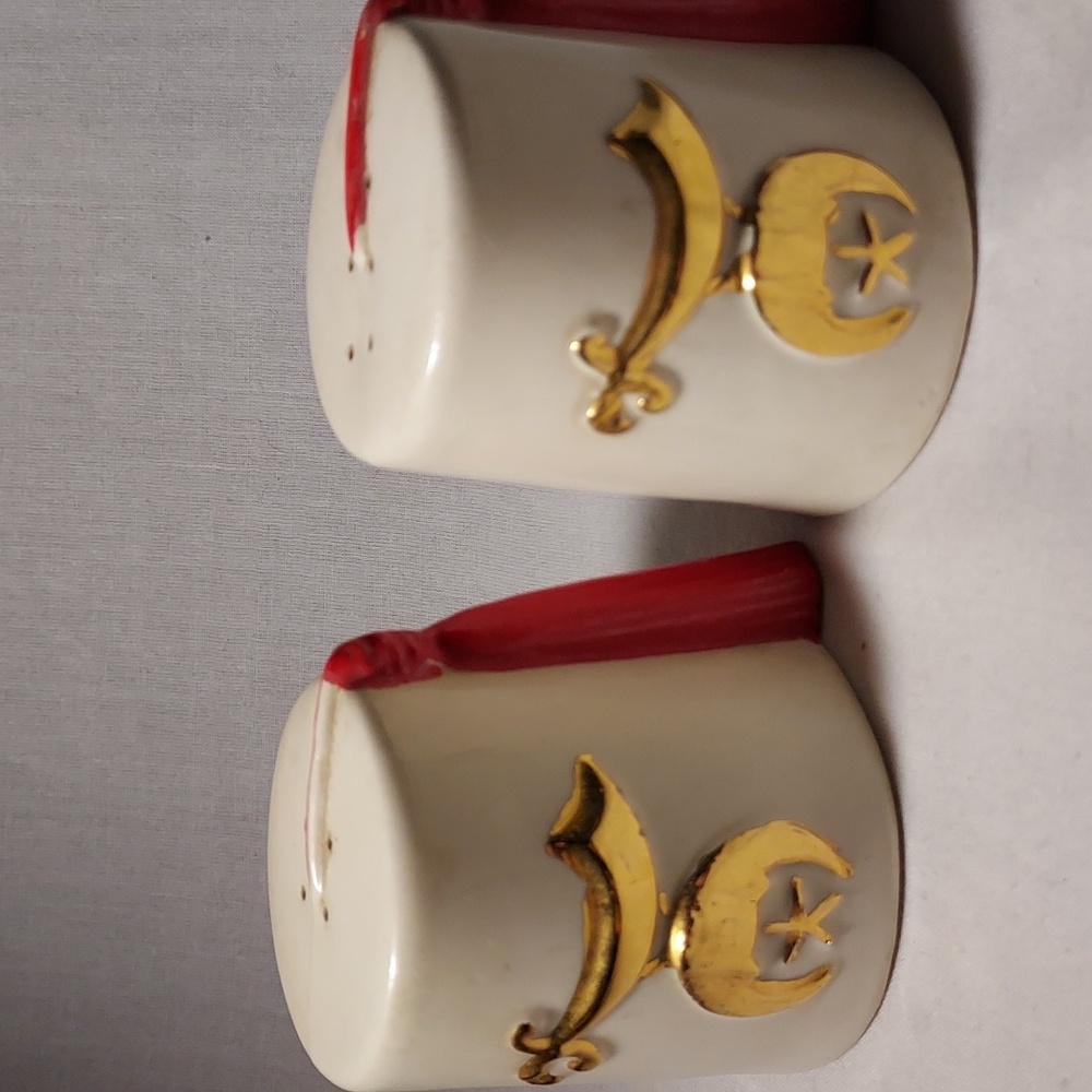 Vintage Shriner Masonic Fez White Gold Salt & Pepper Shakers With Red Tassel
